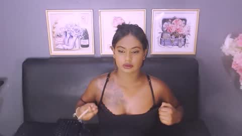 Snapshot of littleindianmilf chatting on 01.29.25 littleindianmilf online show from 01.29.25
