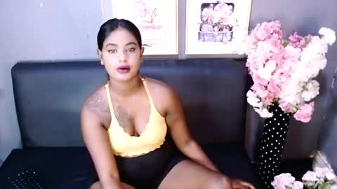 Snapshot of littleindianmilf chatting on 02.25.25 littleindianmilf online show from 02.25.25