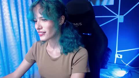 Snapshot of littlenami_ chatting on 09.30.25 LAUREN online show from 09.30.25