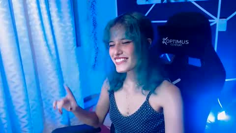 Snapshot of littlenami_ chatting on 10.02.25 LAUREN online show from 10.02.25