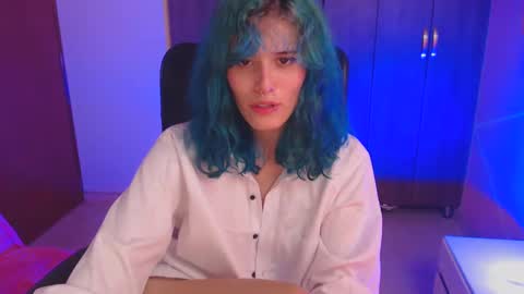 Snapshot of littlenami_ chatting on 10.14.25 LAUREN online show from 10.14.25