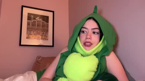 Snapshot of littlesugarpea chatting on 01.09.25 Little Sugar Pea online show from 01.09.25