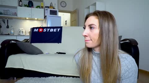 Snapshot of littlesweettifany chatting on 01.08.25 Little Tifany online show from 01.08.25