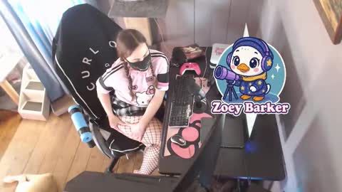 Snapshot of littlezoey2007 chatting on 09.20.25 littlezoey2007 online show from 09.20.25