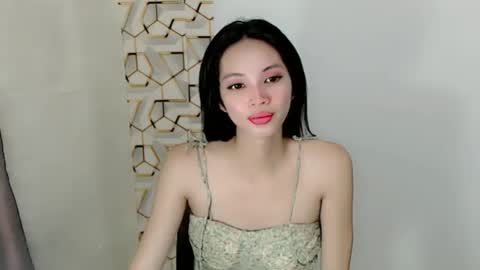 Snapshot of liviacum_ chatting on 10.16.25 Lvia online show from 10.16.25