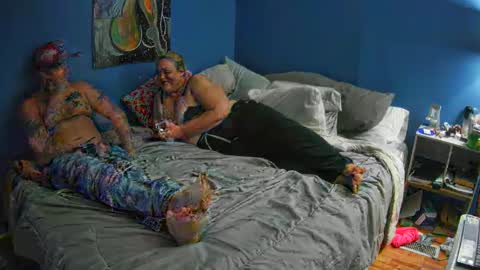 Snapshot of livingpuddle chatting on 10.10.25 livingpuddle online show from 10.10.25