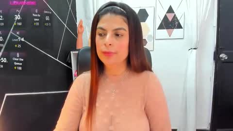 Snapshot of liz_levo chatting on 10.03.25 Liz 3 online show from 10.03.25