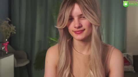 Snapshot of lizbethcoll chatting on 02.05.25 Sunnheart online show from 02.05.25