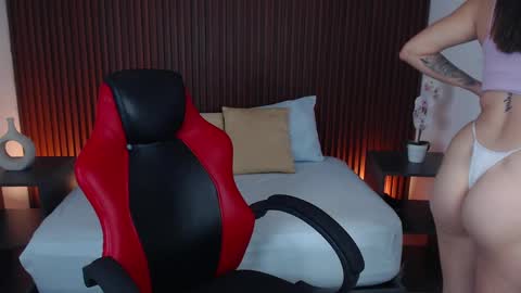 Snapshot of lizowenn_ chatting on 01.08.25 LIZETH online show from 01.08.25