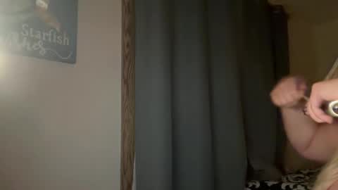 Snapshot of lizpurrxxx chatting on 12.27.24 Liz Purr online show from 12.27.24