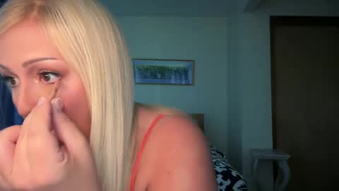 Snapshot of lizpurrxxx chatting on 09.19.25 Liz Purr online show from 09.19.25