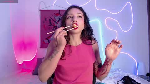 Snapshot of lizza_scott chatting on 12.18.24 Lizza Scott online show from 12.18.24