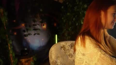 Snapshot of lizzie_gallen chatting on 10.24.25 Elizabeth online show from 10.24.25