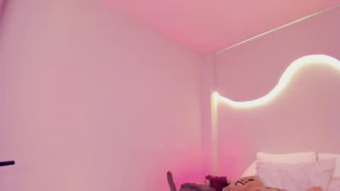 Snapshot of lm_kloeeh chatting on 01.22.25 Kloe see you 28-11 to celebrate my birthday online show from 01.22.25