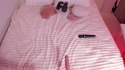 Snapshot of lm_kloeeh chatting on 09.12.25 Kloe see you 28-11 to celebrate my birthday online show from 09.12.25