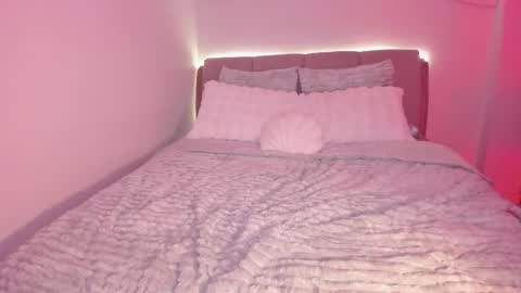 Snapshot of lm_kloeeh chatting on 09.30.25 Kloe see you 28-11 to celebrate my birthday online show from 09.30.25