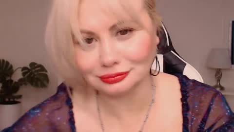  Lola  online show from 10.24.25