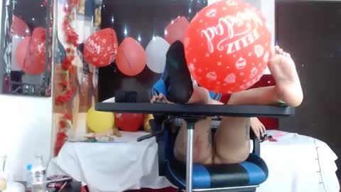 Snapshot of lola_fiery chatting on 12.10.24 lola_fiery online show from 12.10.24