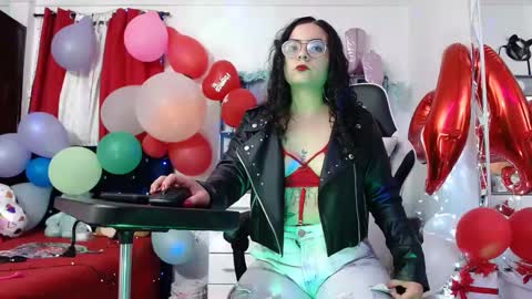 Snapshot of lola_fiery chatting on 02.13.25 lola_fiery online show from 02.13.25