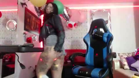 Snapshot of lola_fiery chatting on 02.24.25 lola_fiery online show from 02.24.25