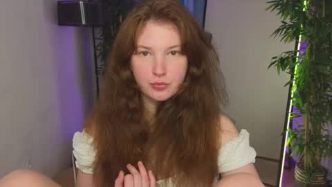 Snapshot of lolly_pump chatting on 09.20.25 Mona online show from 09.20.25