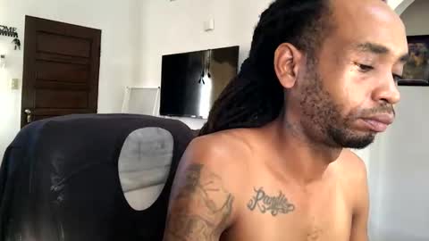 Snapshot of longshaft_ chatting on 11.17.25 longshaft_ online show from 11.17.25