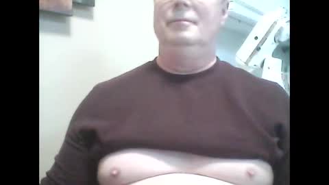 Snapshot of look823 chatting on 10.30.25 look823 online show from 10.30.25