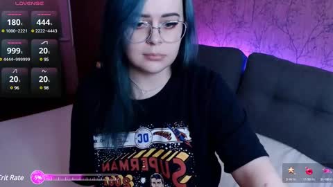 Snapshot of loramoonnn chatting on 12.10.24 Lora online show from 12.10.24