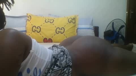 Snapshot of loreencutie chatting on 10.23.25 loreen online show from 10.23.25