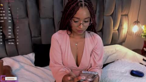 Snapshot of lorena_vieira_ chatting on 02.16.25 Lorena Vieira online show from 02.16.25