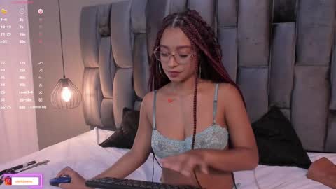 Snapshot of lorena_vieira_ chatting on 02.23.25 Lorena Vieira online show from 02.23.25