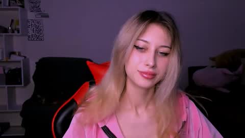 Snapshot of lori_meow chatting on 10.14.25 Lori online show from 10.14.25