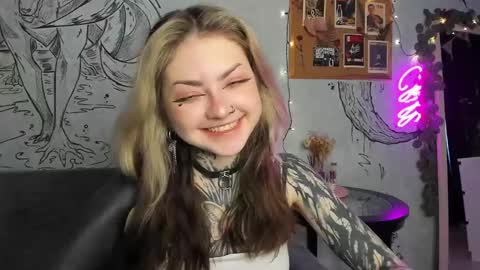 Snapshot of lostallice chatting on 03.10.25 lostallice online show from 03.10.25