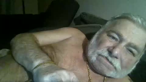 Snapshot of louis_chokdee chatting on 01.05.25 louis_chokdee online show from 01.05.25