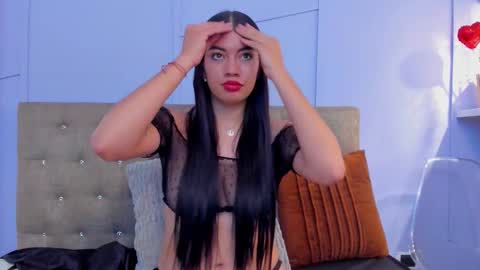 Snapshot of lourenfox chatting on 10.18.25 Louren Fox online show from 10.18.25