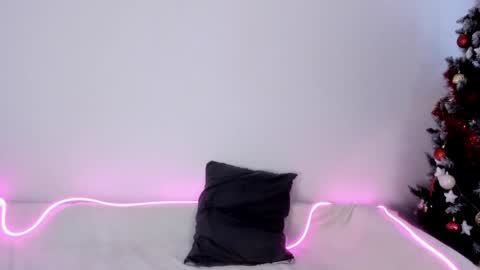 Snapshot of love_coin chatting on 01.22.25 Love is name - I want to be your hobby General of hearts troops online show from 01.22.25