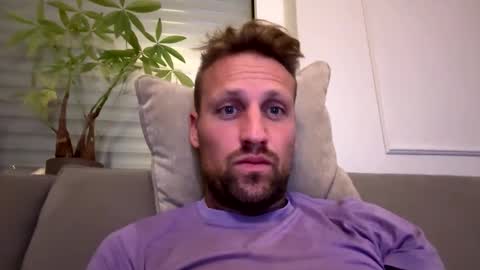 Snapshot of lovefuesse chatting on 10.27.25 lovefuesse online show from 10.27.25