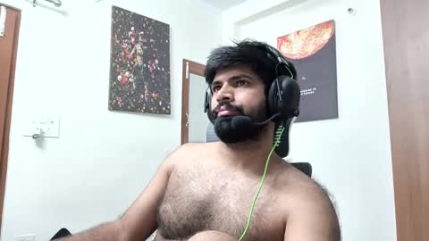 Snapshot of lovehairyindian chatting on 09.19.25 Indian hairy online show from 09.19.25