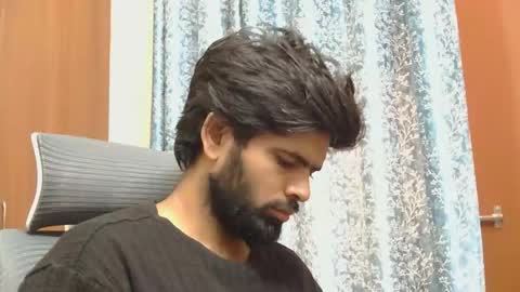Snapshot of lovehairyindian chatting on 11.01.25 Indian hairy online show from 11.01.25