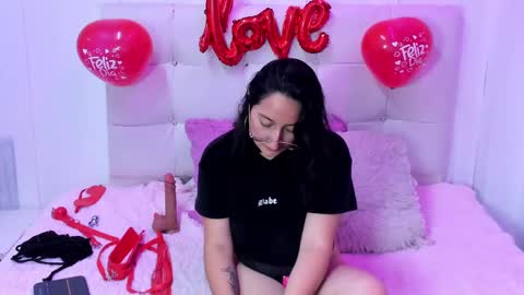 Snapshot of lovely_chloe19 chatting on 02.13.25 Chloe online show from 02.13.25