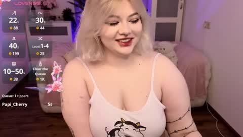 Snapshot of lovely_leilla chatting on 01.19.25 lovely_leilla online show from 01.19.25