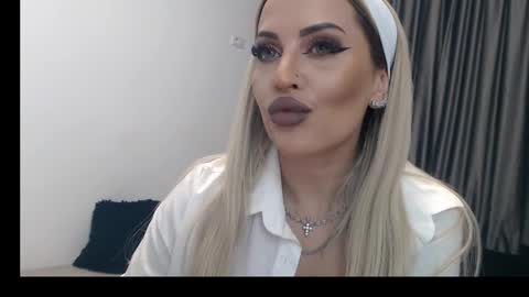 Snapshot of lovelyblondyxxx chatting on 02.24.25 PrAllinXXXa online show from 02.24.25