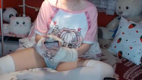 Snapshot of lovelynekochan chatting on 02.20.25   Lisa Cherry  online show from 02.20.25