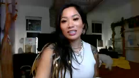 Snapshot of lovelyxmacii chatting on 10.12.25 lovelyxmacii online show from 10.12.25