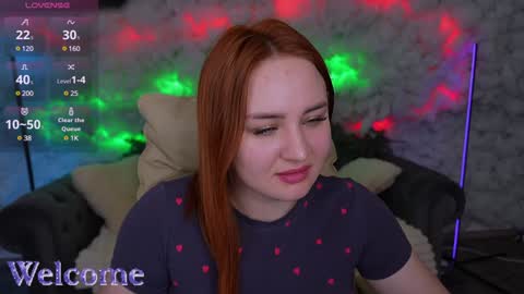 Snapshot of lovelyybell chatting on 02.04.25 B E L L online show from 02.04.25