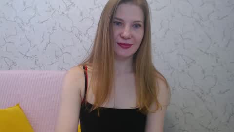 Snapshot of lovepeanutgirl chatting on 02.18.25 Mary Love online show from 02.18.25