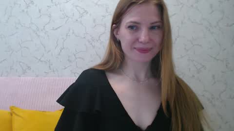 Snapshot of lovepeanutgirl chatting on 03.03.25 Mary Love online show from 03.03.25