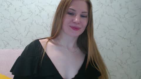 Snapshot of lovepeanutgirl chatting on 03.03.25 Mary Love online show from 03.03.25