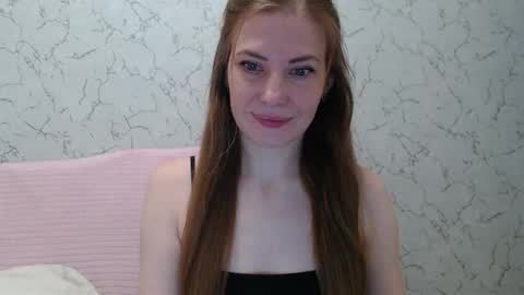 Snapshot of lovepeanutgirl chatting on 10.16.25 Mary Love online show from 10.16.25