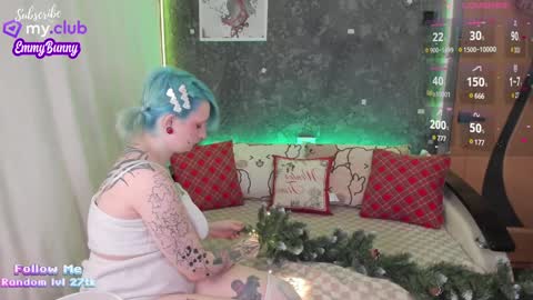 Snapshot of lover_emmy chatting on 12.10.24 Emmy online show from 12.10.24